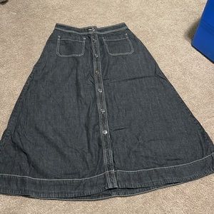 Chaps modest button down denim/Jean skirt